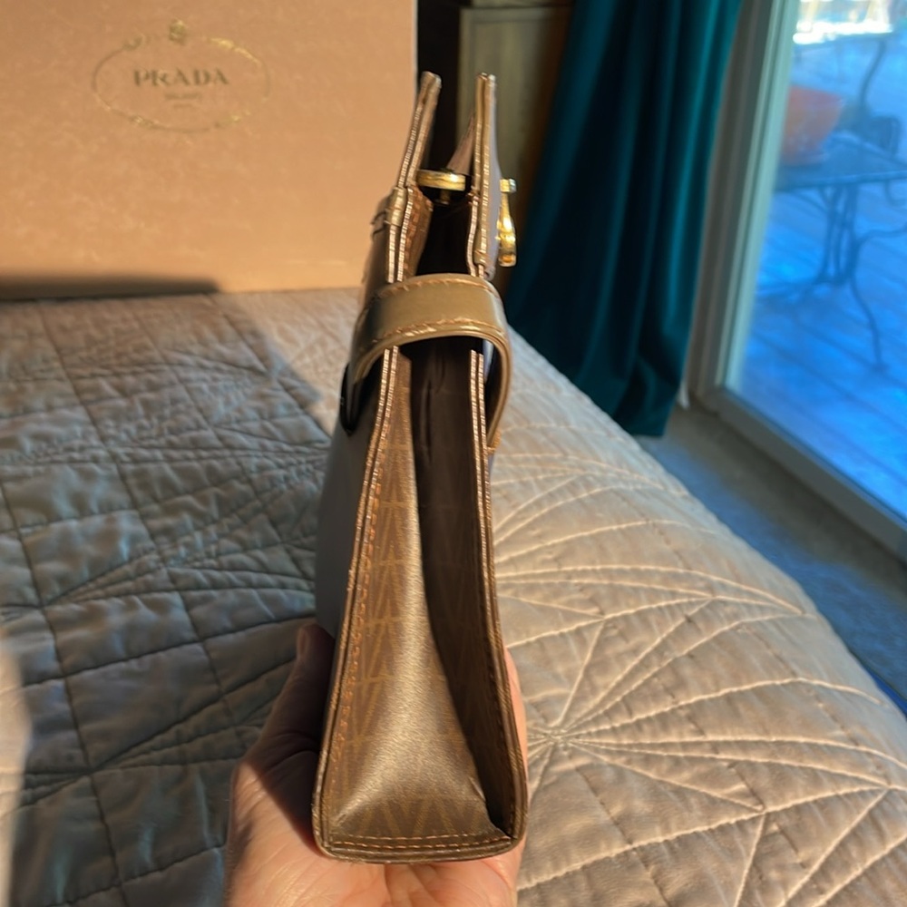 Valentino Clutch - Picture 5 of 17